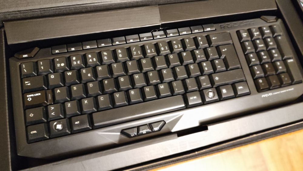 Teclado Roccat Arvo