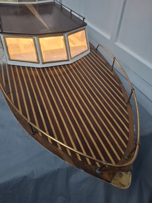 Barco de madeira.