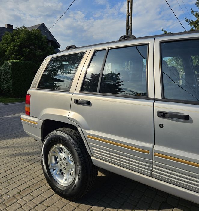 JEEP Cherokee 5.2 V8 Szwajcaria  Limited