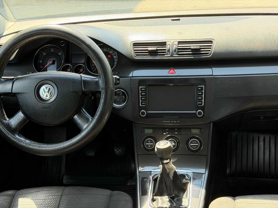 Продам VOLKSWAGEN Passat B6 2006р 1.9D механiка