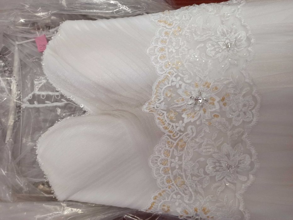 Suknia ślubna w bdb stanie.