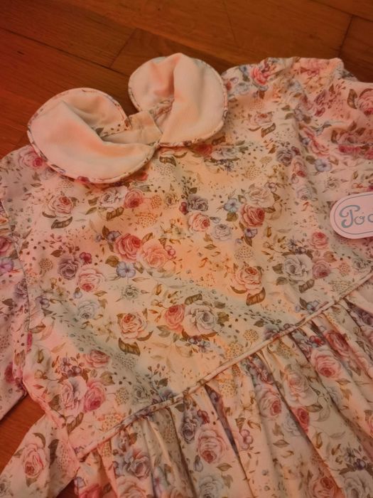 NOVO Vestido branco com flores - pó de talco