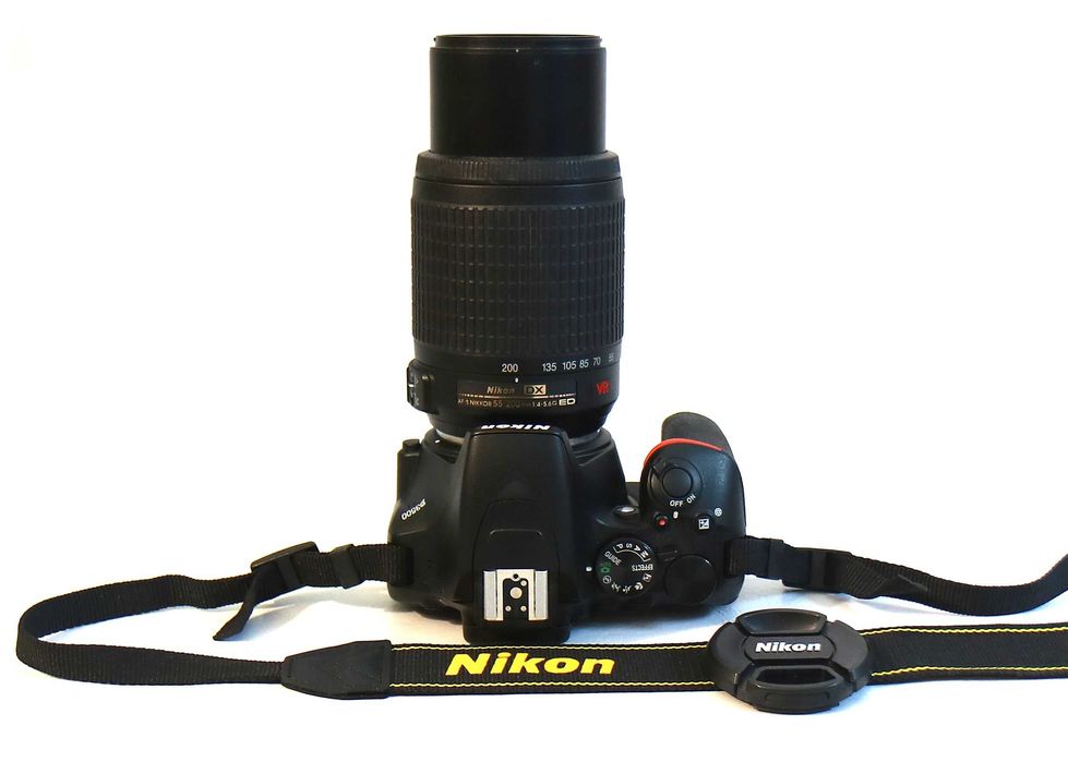 Nikon D3500 com Nikon 55-200mm VR máquina fotográfica digital reflex