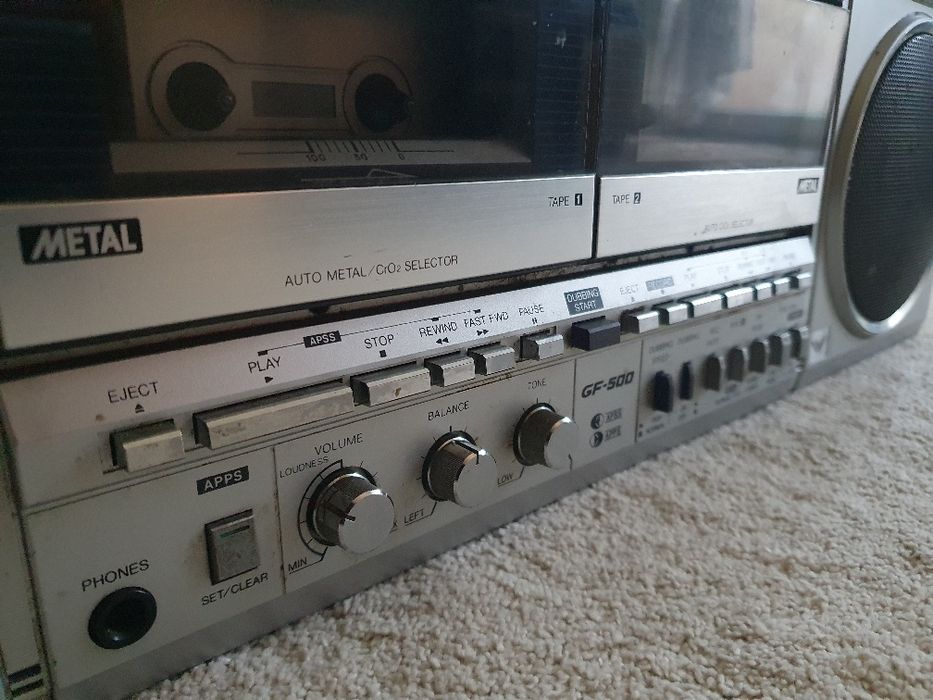 Radiomagnetofon SHARP GF 500