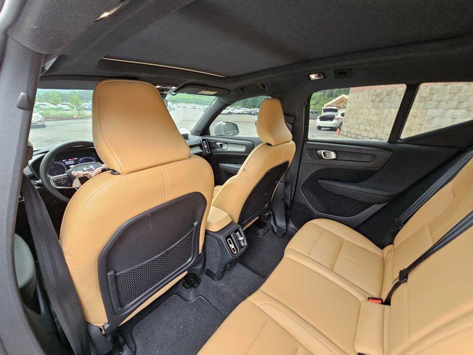 2021 Volvo XC40 B4 AWD Inscription авто в дорозі