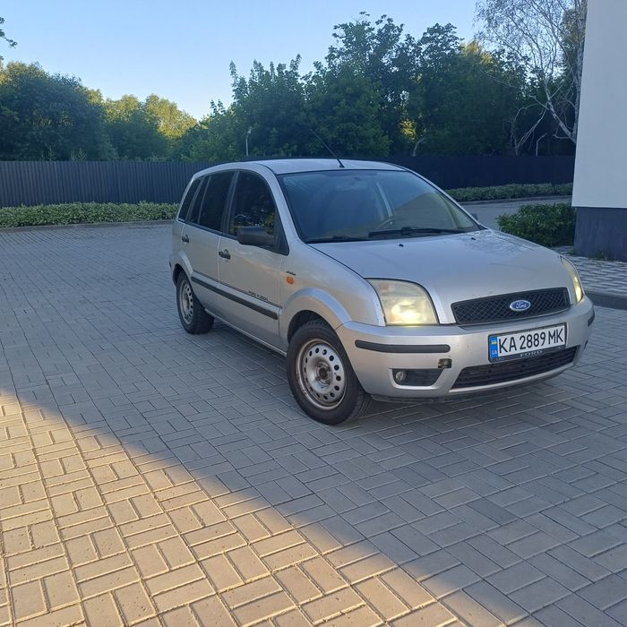 Автомобіль форд фьюжн
