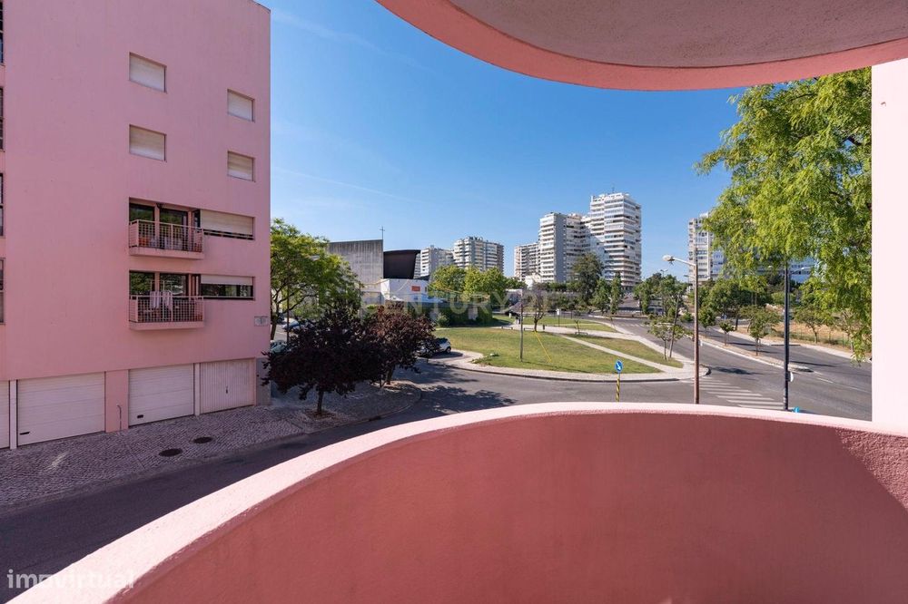 Moderno Apartamento T2 + lugar de estacionamento em Belém, Lisboa