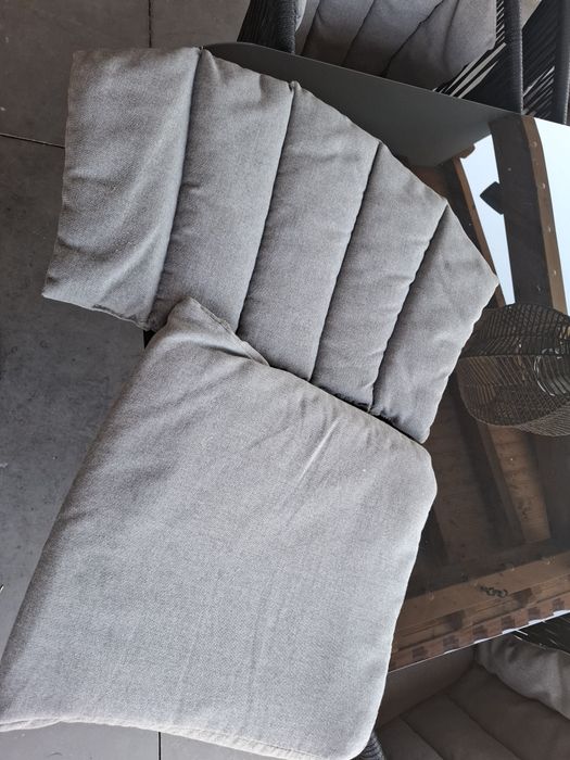 Conjunto Mesa de Vidro com 6 Cadeiras – COMO NOVO – 500€