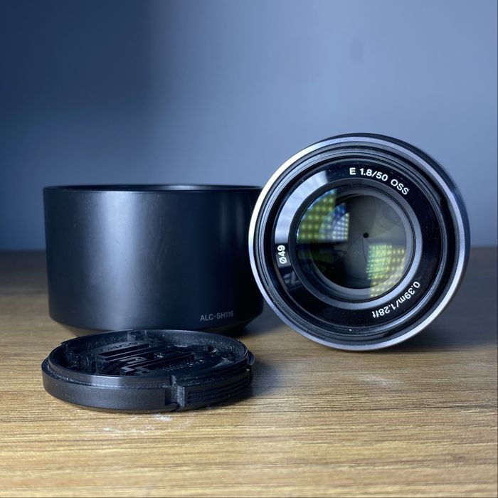Obiektyw Sony E 50mm f/1.8 OSS (Srebrny) – Stan bardzo dobry!