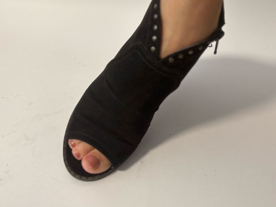 Брендові сандалі Sonoma