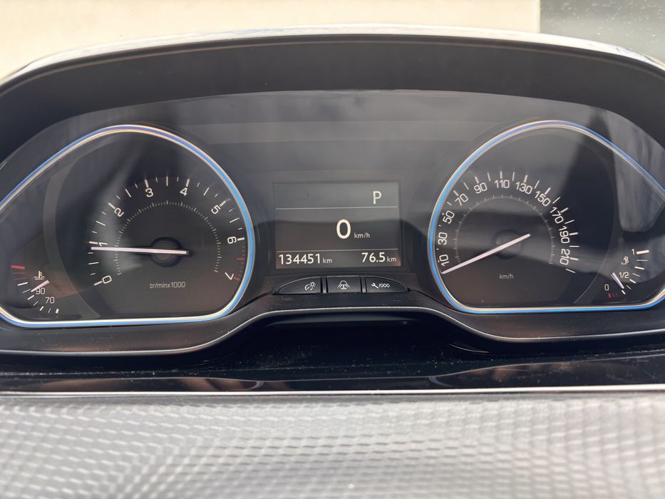 Peugeot 2008 1.2 automat