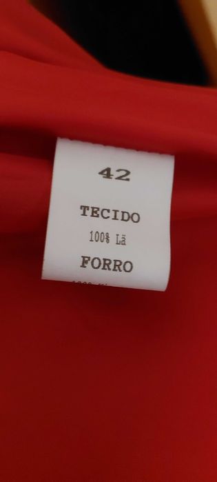 Casaco comprido de lâ vermelho
