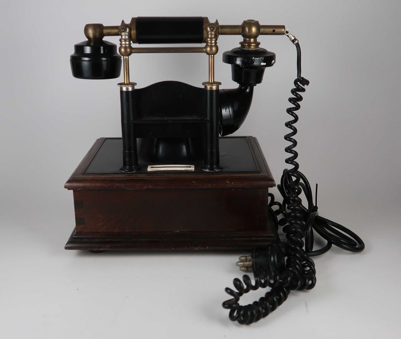 Telefone antigo em madeira (Ref. 5)