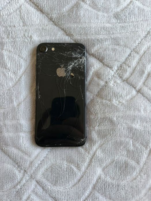 Iphone 8 avariado e partido