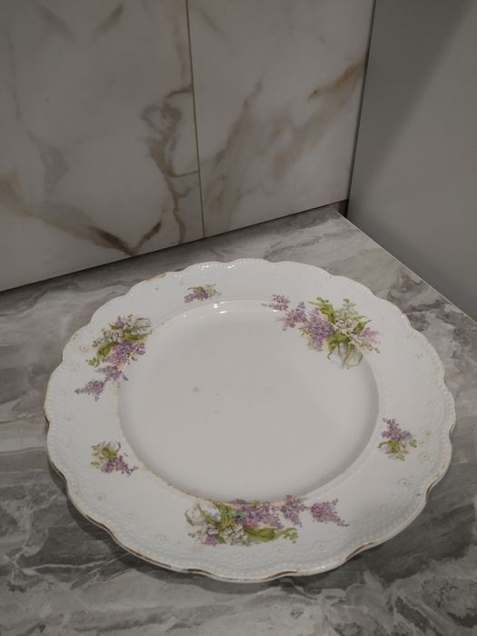 Кузнєцовський фарфор Блюдо. Діаметр 33 см