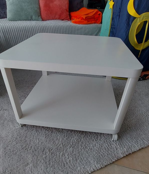 Mesa de apoio e centro IKEA
