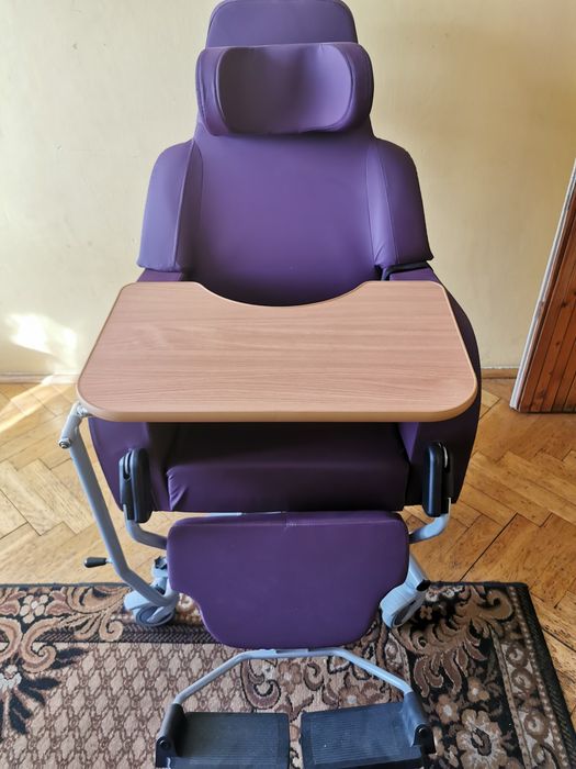 Fotel wozek dla osoby niepełnosprawnej