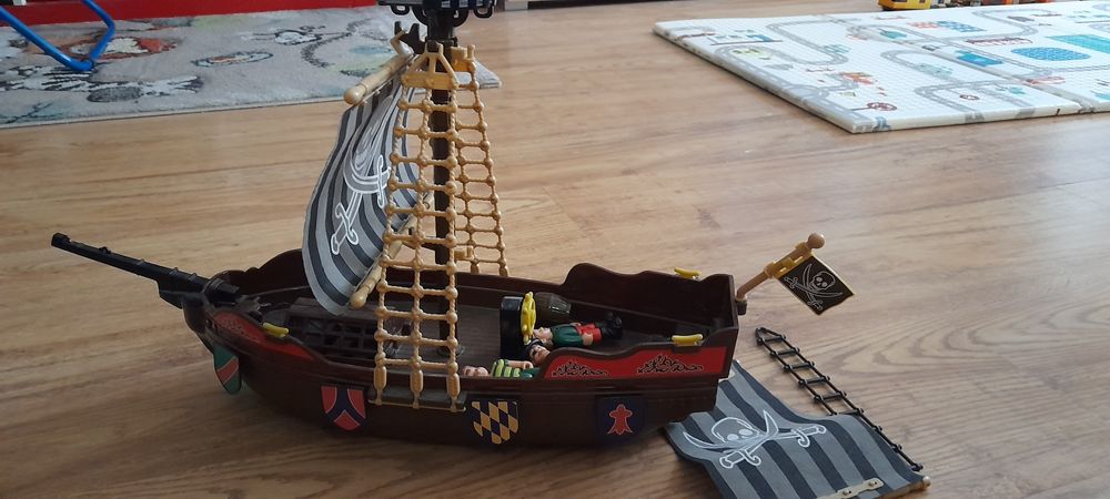 Statek piracki a'la playmobil