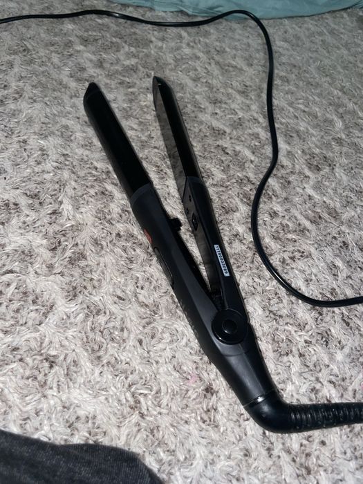 Вирівнювач для волосся