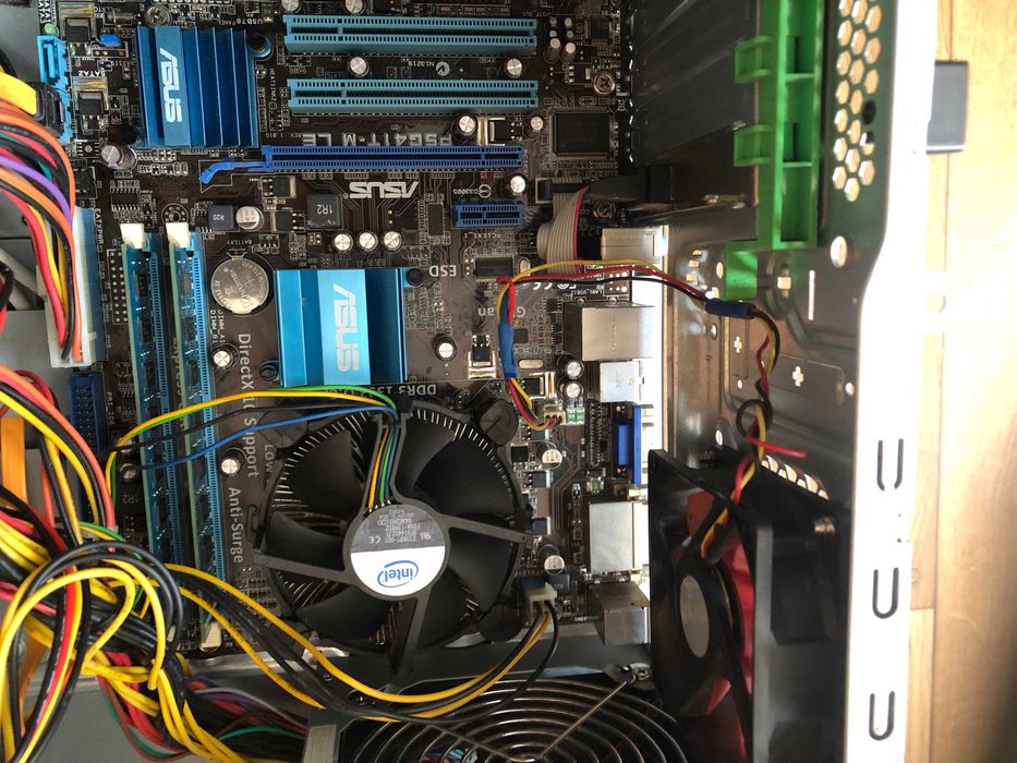 Komputer stacjonarny Acer Veriton, Win 11 Pro,  8GB ram, dysk SSD