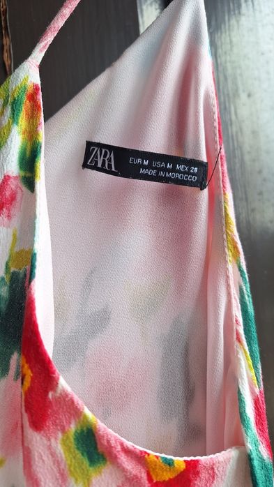 Top Alças Zara Floral

Tamanho M

Usado poucas vezes