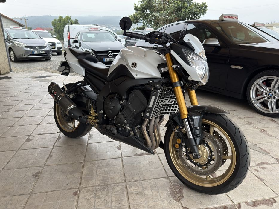 Yamaha FZ8 2012 - poucos kms