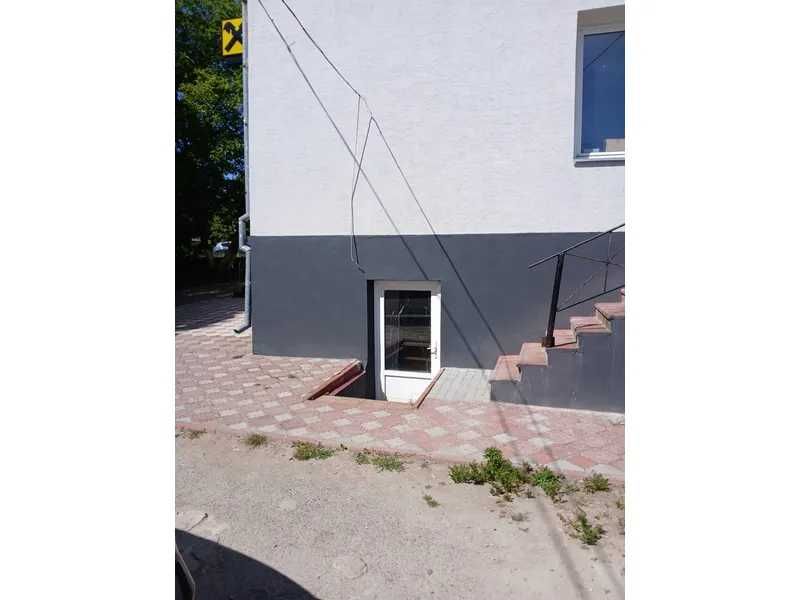 Нежитлові приміщення 101 кв. м,  Козова, вул. Грушевського, 27