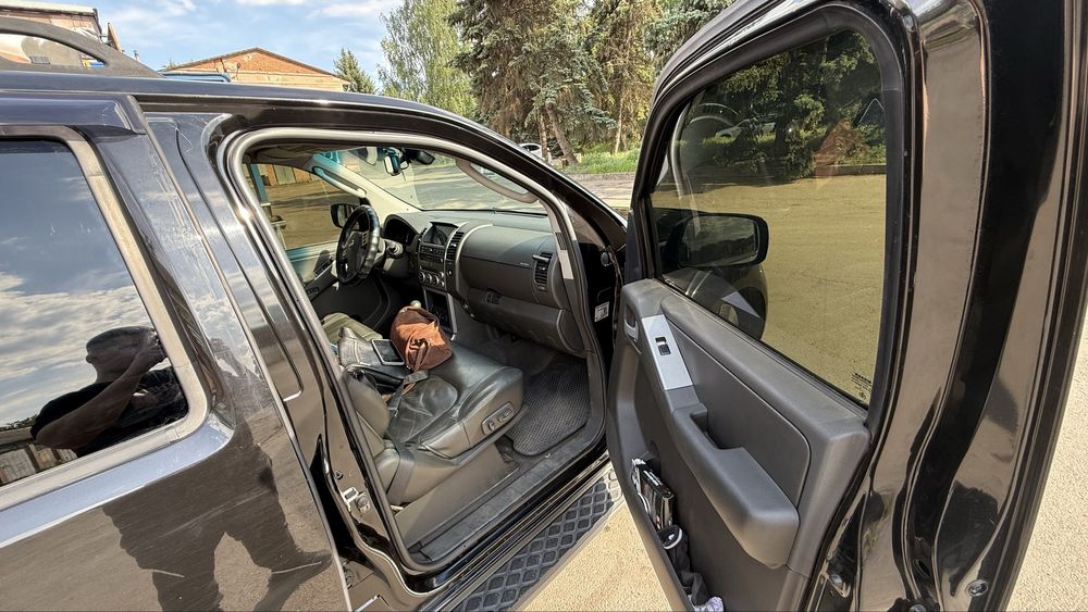 Nissan pathfinder 4л V6