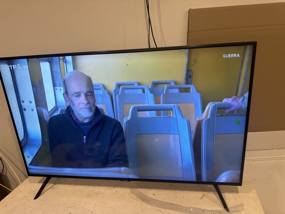 Samsung 43"  Crystal UHD 4K Smart TV