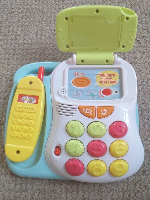 Interaktywny telefon z funkcją nagrywania