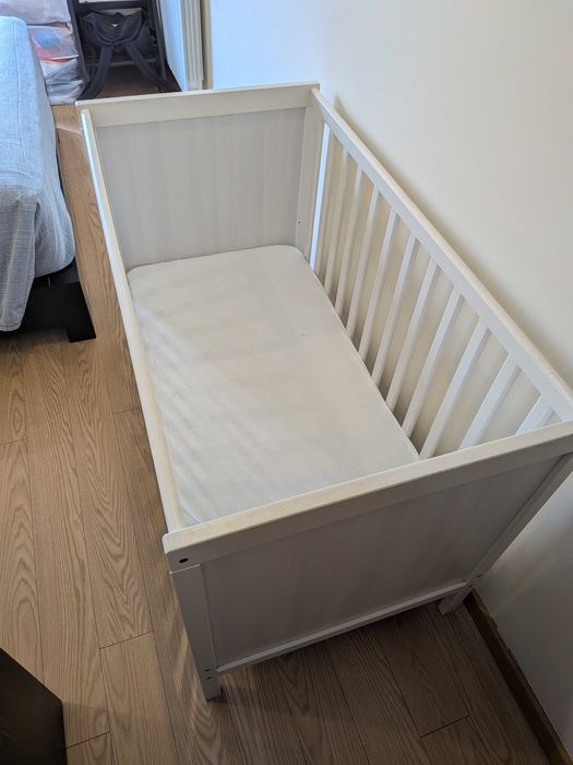 Berço IKEA com colchão