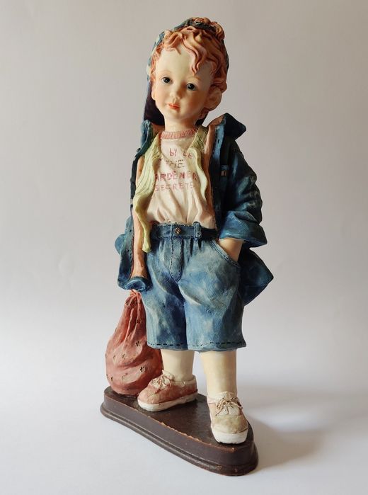 Estátua Boneco rapaz decorativo 27cm