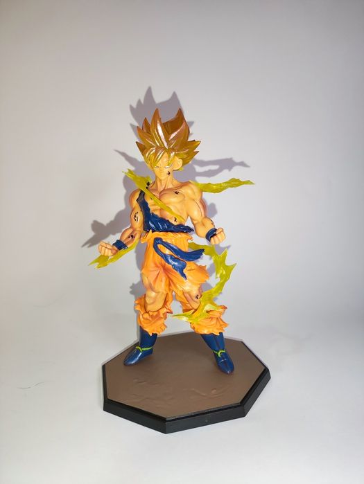 Son Goku Super Sayajin — Figura 16cm