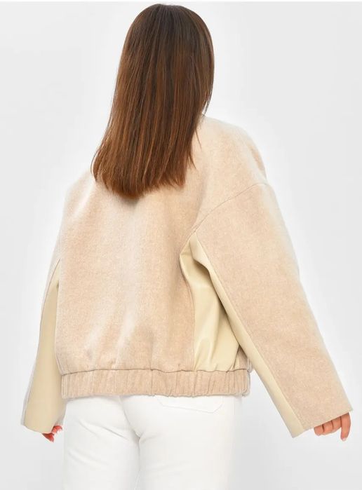 Дівчатка, лишився останній) Шикарні курточки-бомбери на весну в молочн