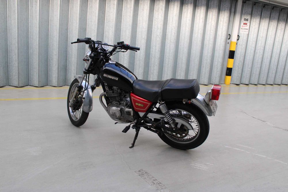Suzuki GN 250 isenta de IUC
