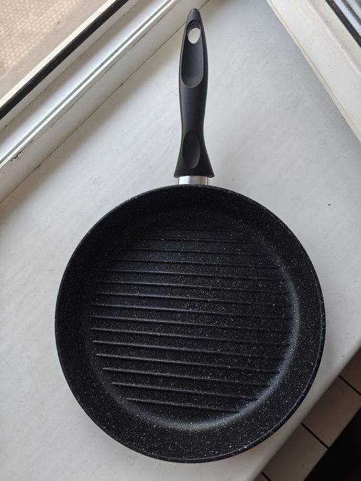 Сковорода гриль 26см нова