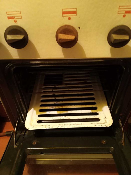 Газова плита Днепр б у на 4 конфорки робоча з духовкою