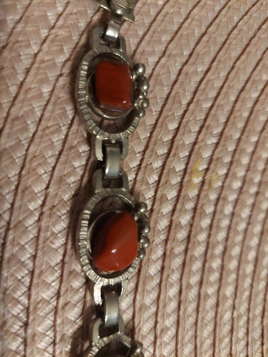 Bransoletka z kamieniami