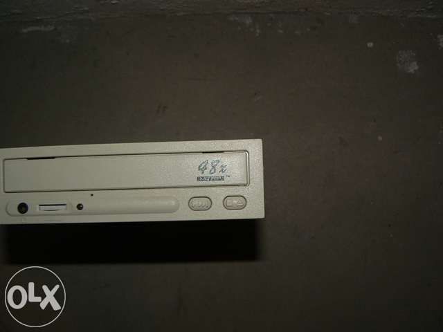 Leitor de CD para torre