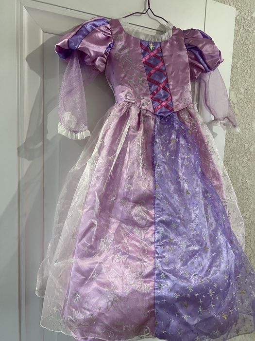 Сукня для красуні Рапунцель