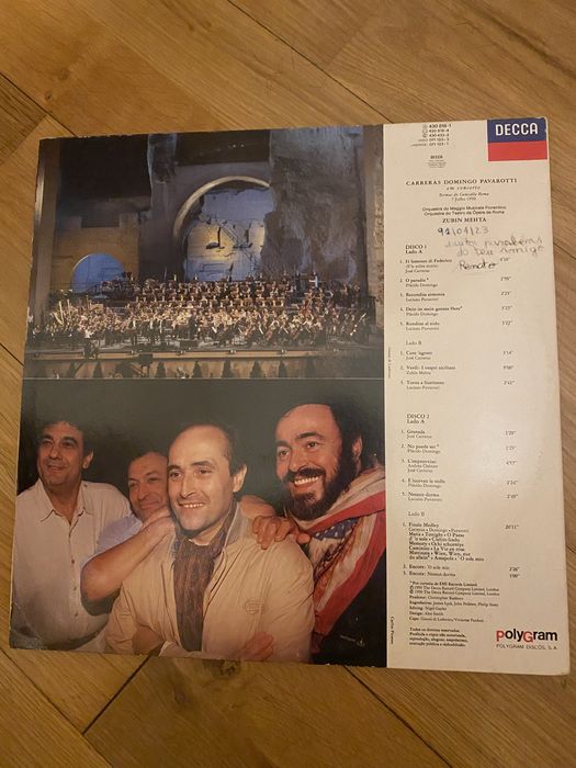 Disco duplo. Carreras Domingo Pavarotti