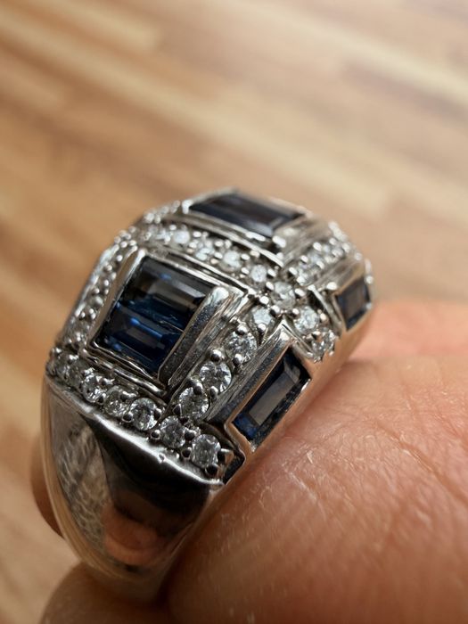 Золотое сапфировое кольцо , в белом золоте 585 с бриллиантами