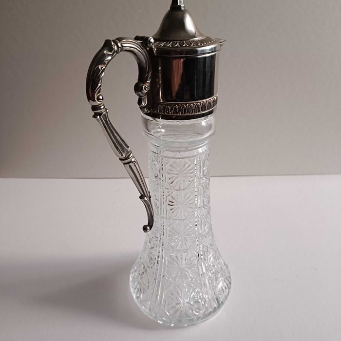 Karafka do wina lata 50. XX wieku