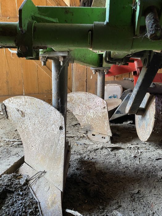 Плуги 2 корпуса