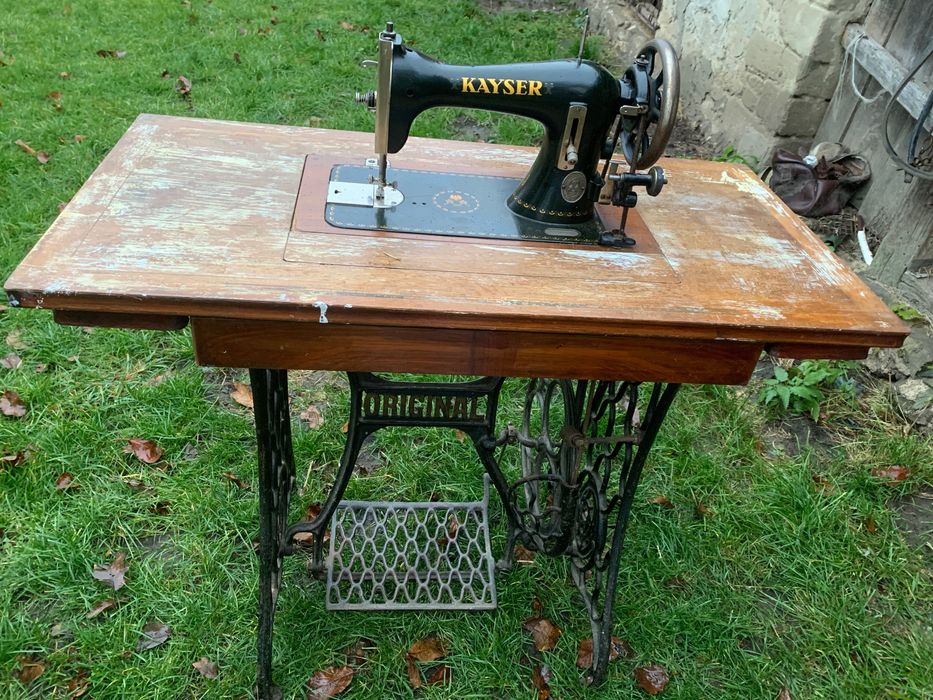 Антикварна ручна швейна машина Kayser виготовлена в Німеччині
