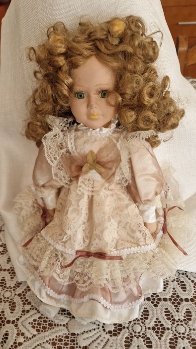 Bonecas em porcelana
