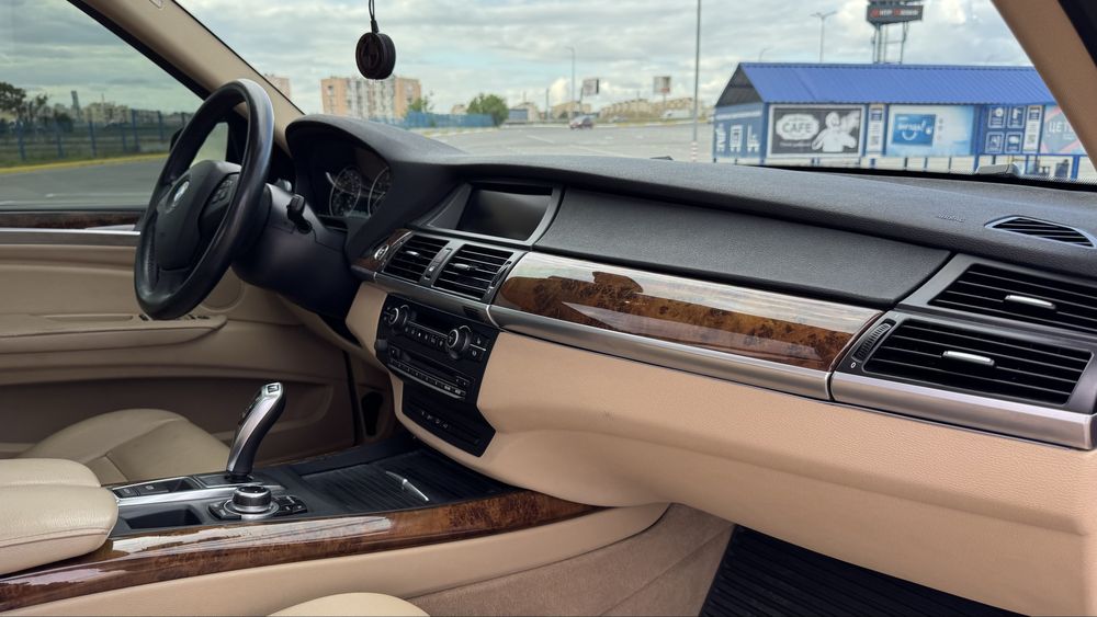 Продам BMW X5 E70 2012