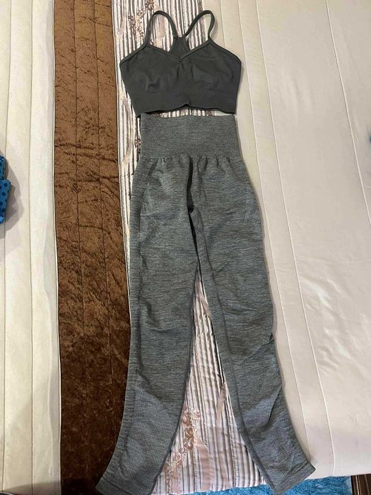 Lote de conjuntos/macacões (XS;S;TU)