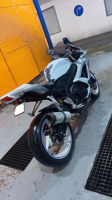 Suzuki GSXR 600 K9