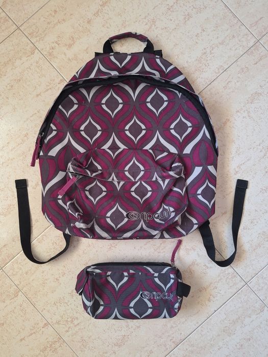 Mochila + Estojo DEEPLY Nova = 5€